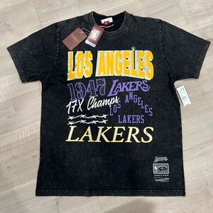 Mitchell & Ness Los Angeles Lakers Graphic T-Shirt